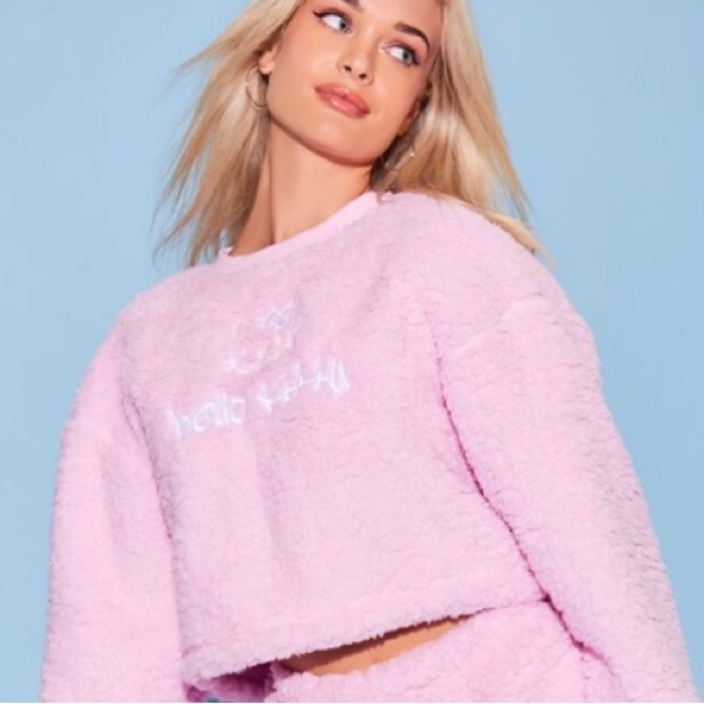 Hello Kitty & Forever 21 Collab Cropped Long Sleeve Pullover
